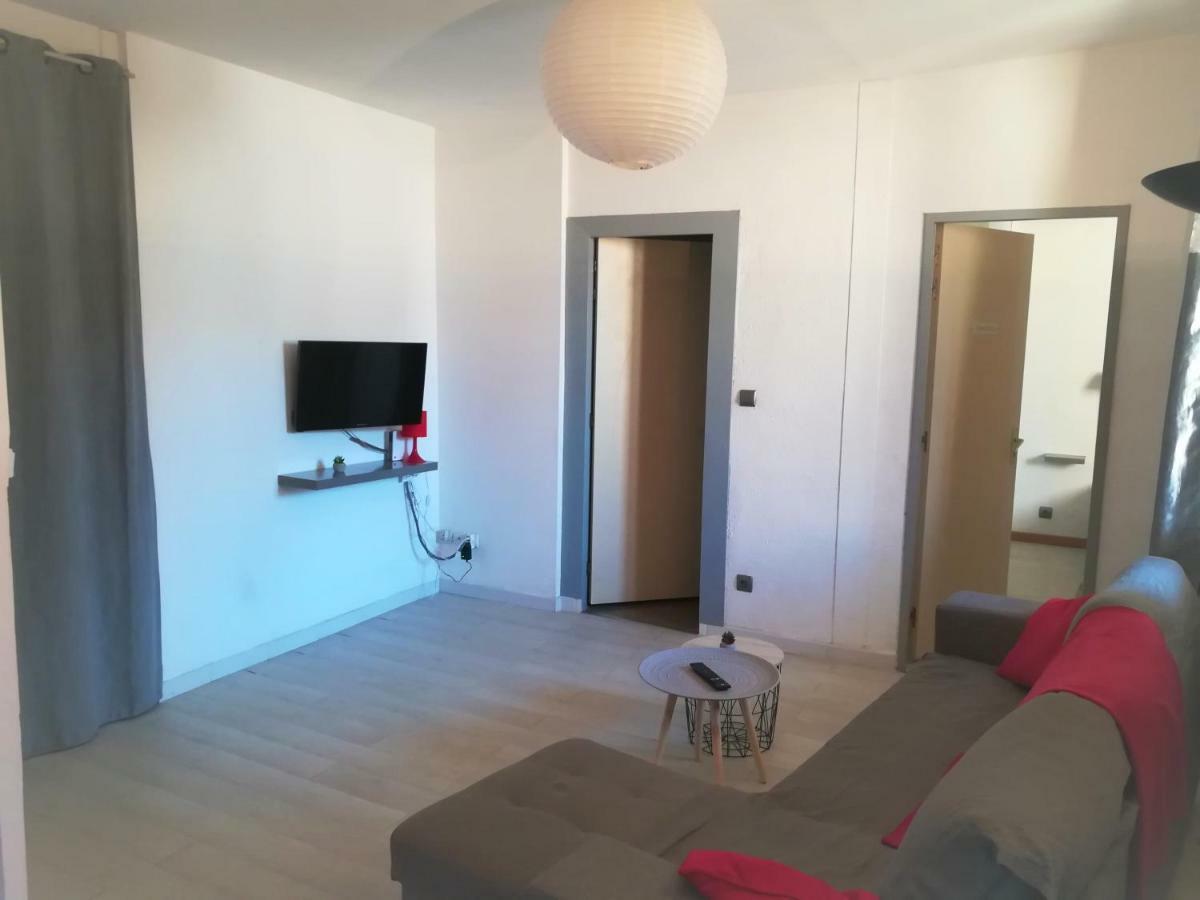 Appartement Avec Terrasse Narbonne Bagian luar foto